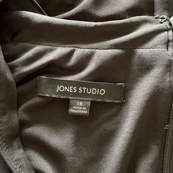 💖HOST PICK Jones Studio Black Deep V-Neck Long Sleeve Cocktail Dress Size 16 - Picture 5 of 7